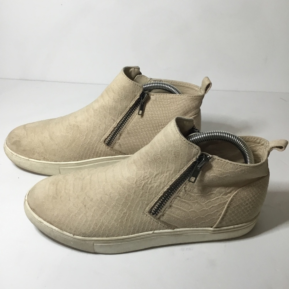 Coconuts By Matisse Women’s Tan Snake Sneakers Size 8.5